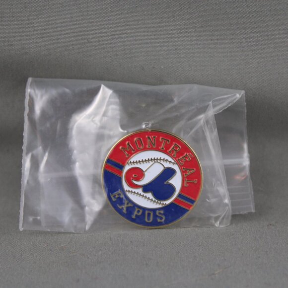 Montreal Expos Pin (VTG) - Team Logo Round Pin - Stamped Pin - Picture 3 of 3